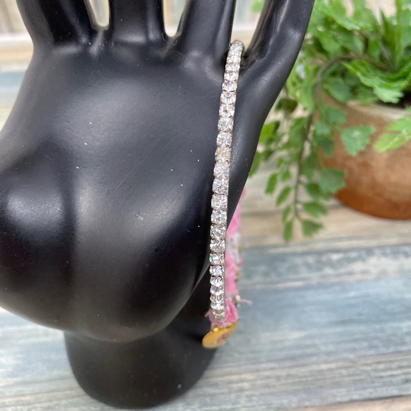 ⭐️Adorned Crown rhinestone bangle heart charm - Picture 7 of 9